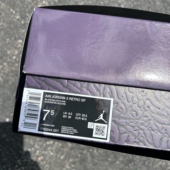 Air Jordan 3 x J Balvin Rio - Picture 8 of 9